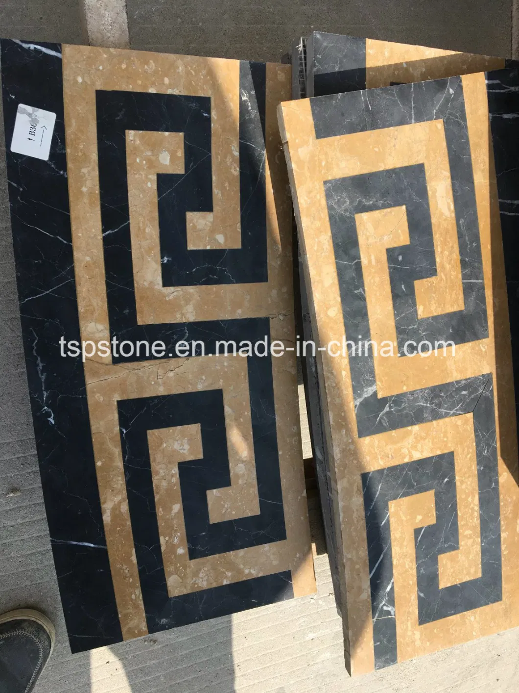 Natural Stone Waterjet Marble for Floor/Flooring/Wall/Kitchen/Lobby/Slab/Tile/Mosaic Pattern/Border/Medallion/Floor Tiles with Metal Inlay